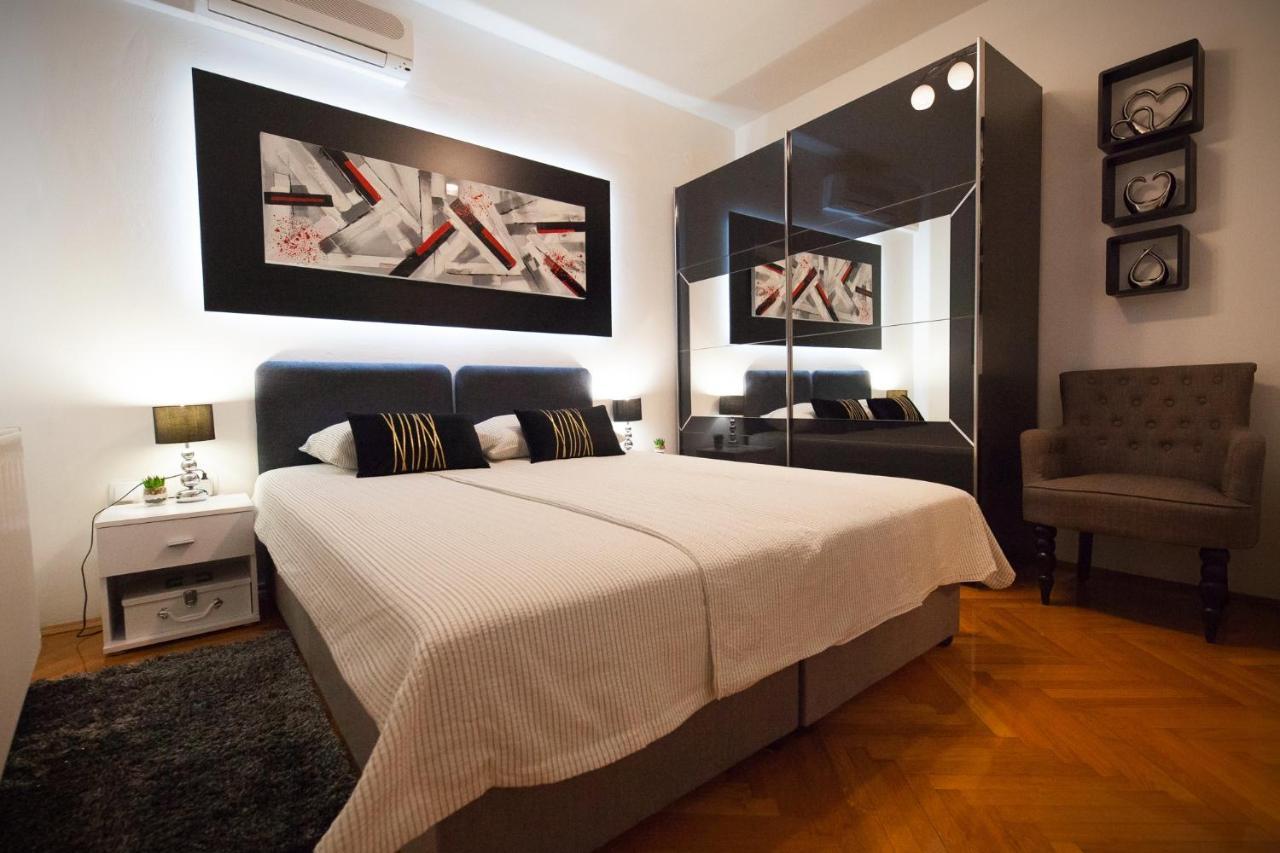 Apartman Aurelius - Private Parking Osijek Buitenkant foto